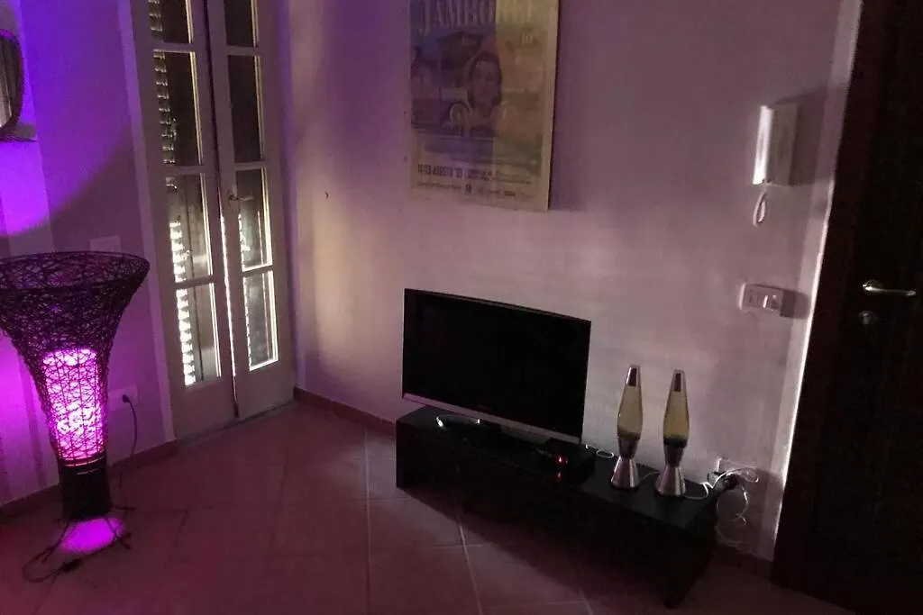 Aperitivo In Terrazza Vicinissimo Al Centro. Apartment Parma