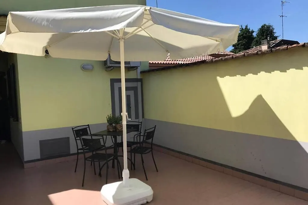 Aperitivo In Terrazza Vicinissimo Al Centro. Apartment Parma
